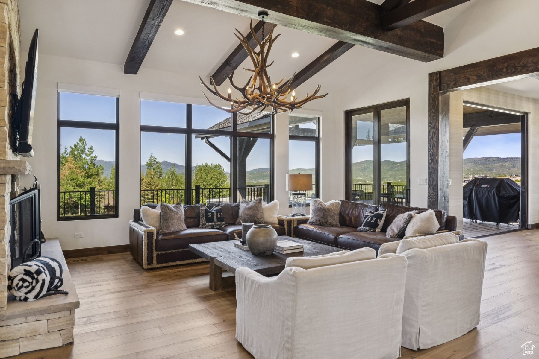 Park City, Utah 84098, United States, 5 Bedrooms Bedrooms, ,4 BathroomsBathrooms,Residential,Pending,146273