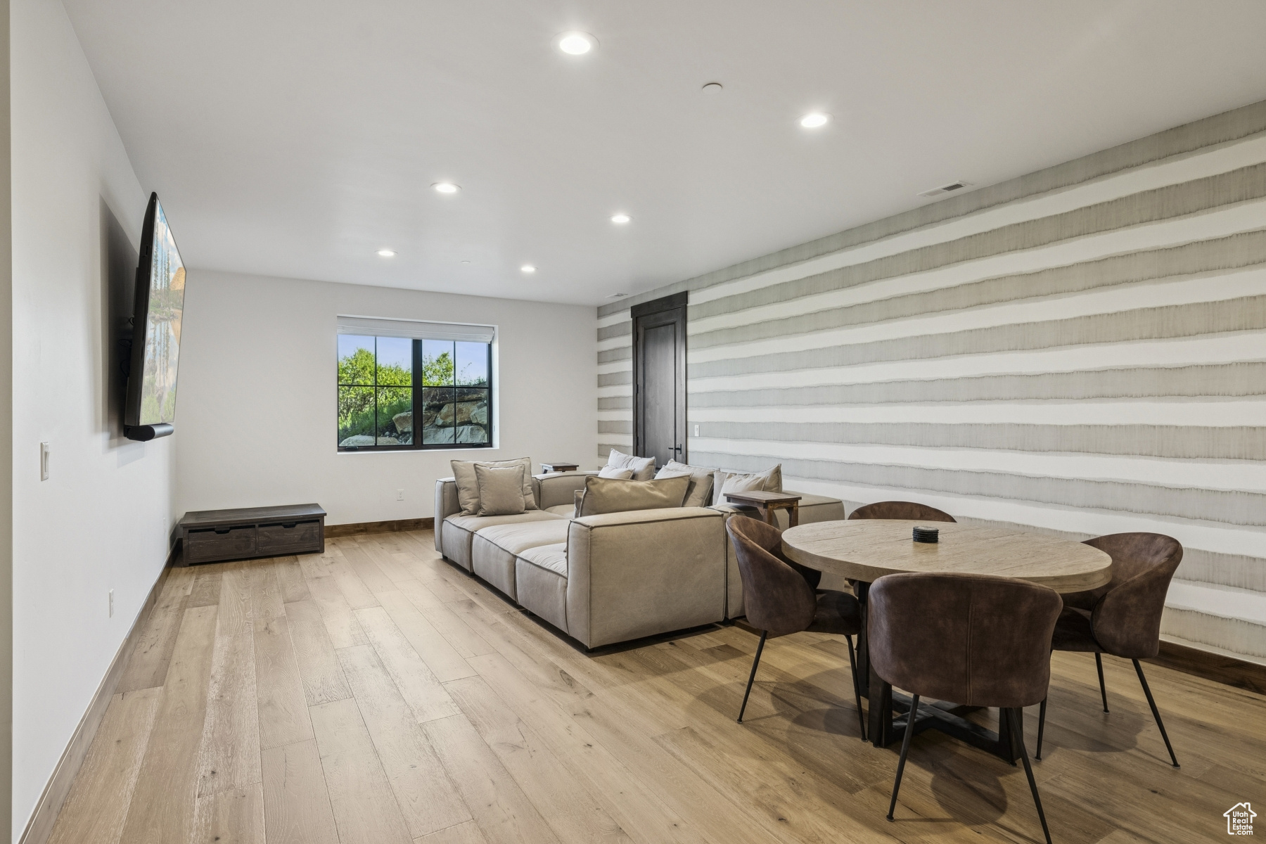 Park City, Utah 84098, United States, 5 Bedrooms Bedrooms, ,4 BathroomsBathrooms,Residential,Pending,146273