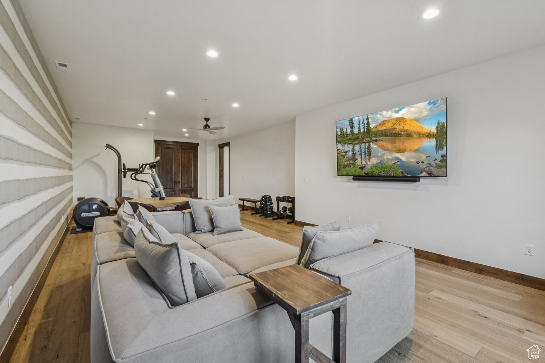 Park City, Utah 84098, United States, 5 Bedrooms Bedrooms, ,4 BathroomsBathrooms,Residential,Pending,146273