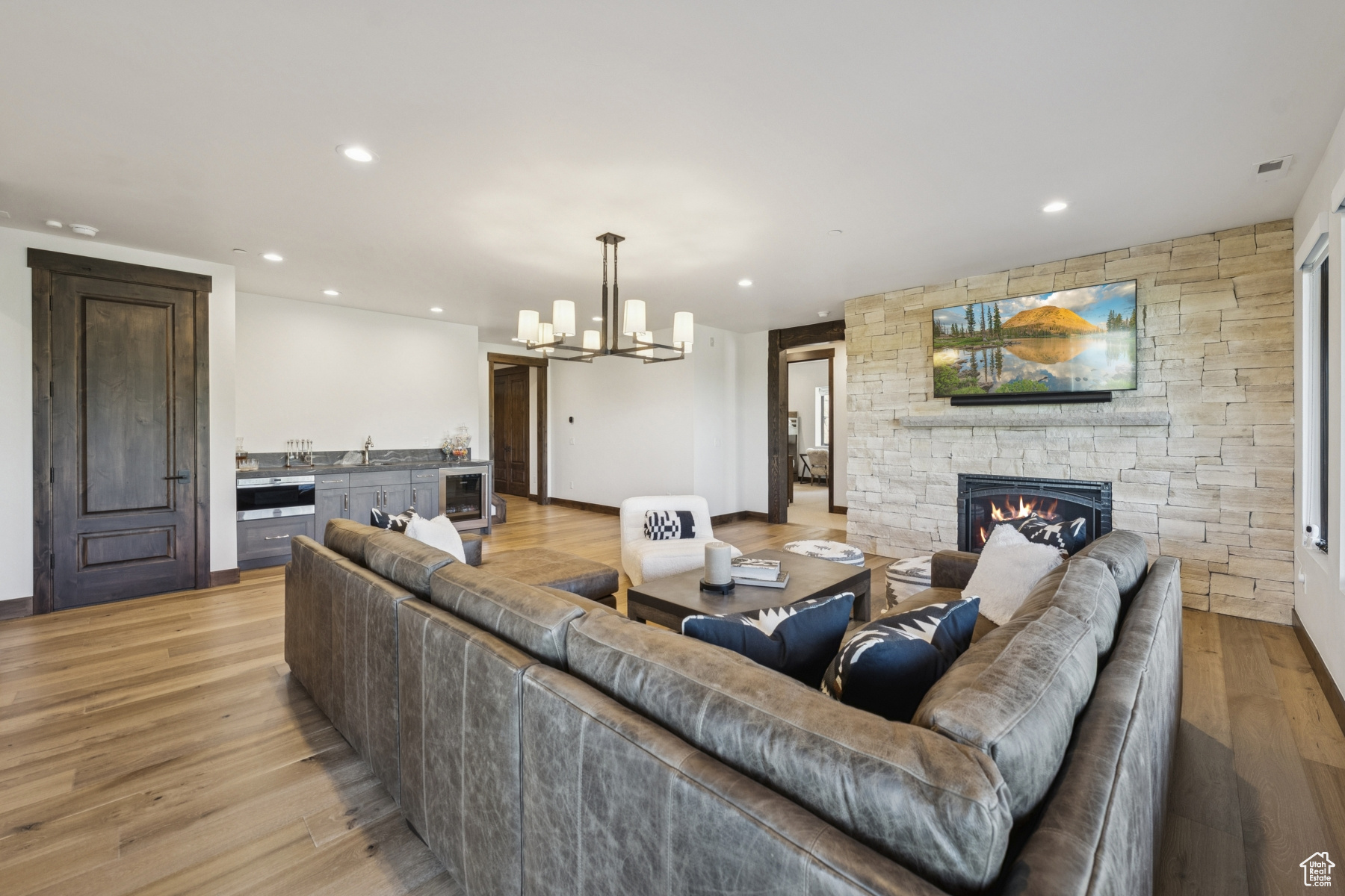 Park City, Utah 84098, United States, 5 Bedrooms Bedrooms, ,4 BathroomsBathrooms,Residential,Pending,146273