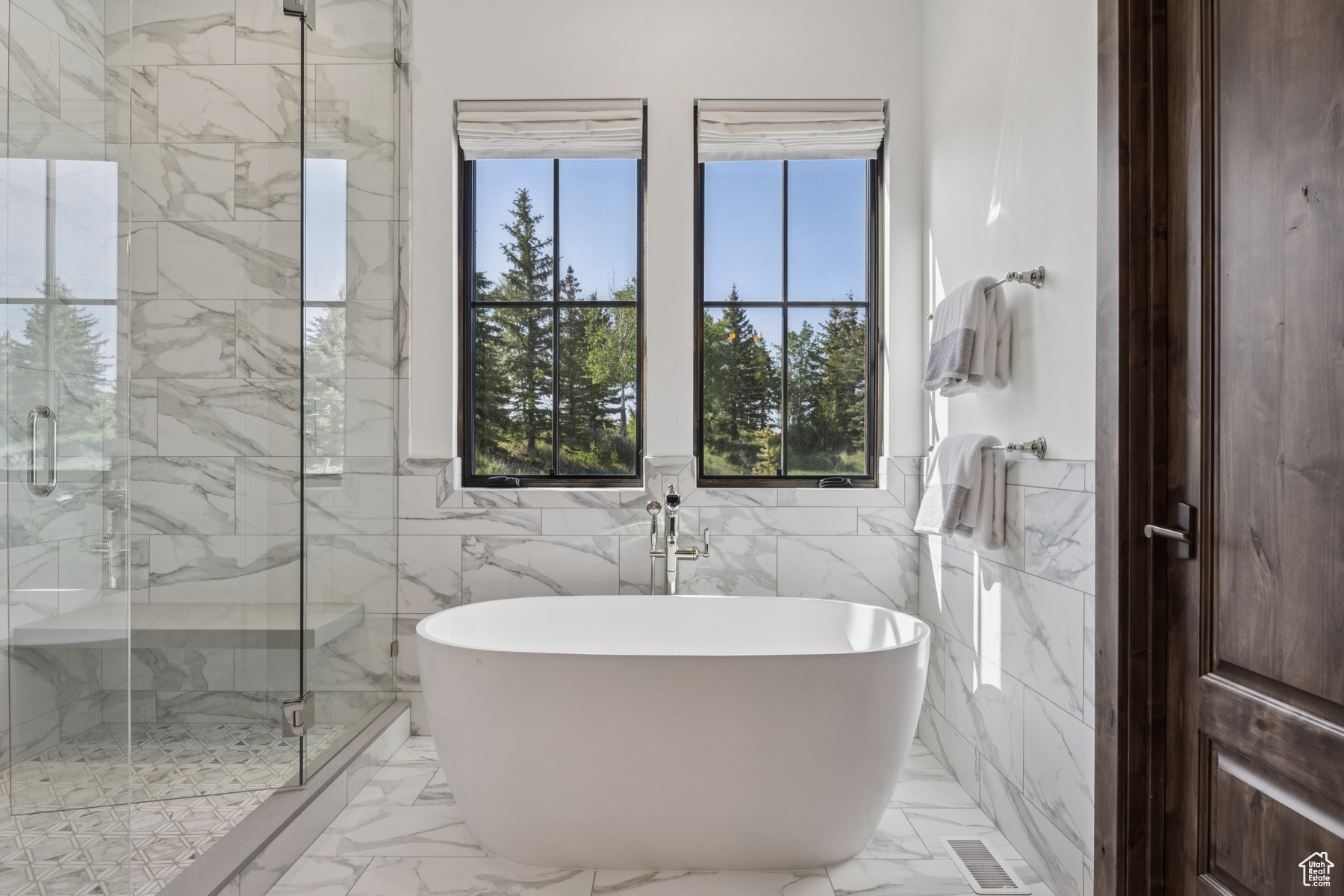 Park City, Utah 84098, United States, 5 Bedrooms Bedrooms, ,4 BathroomsBathrooms,Residential,Pending,146273