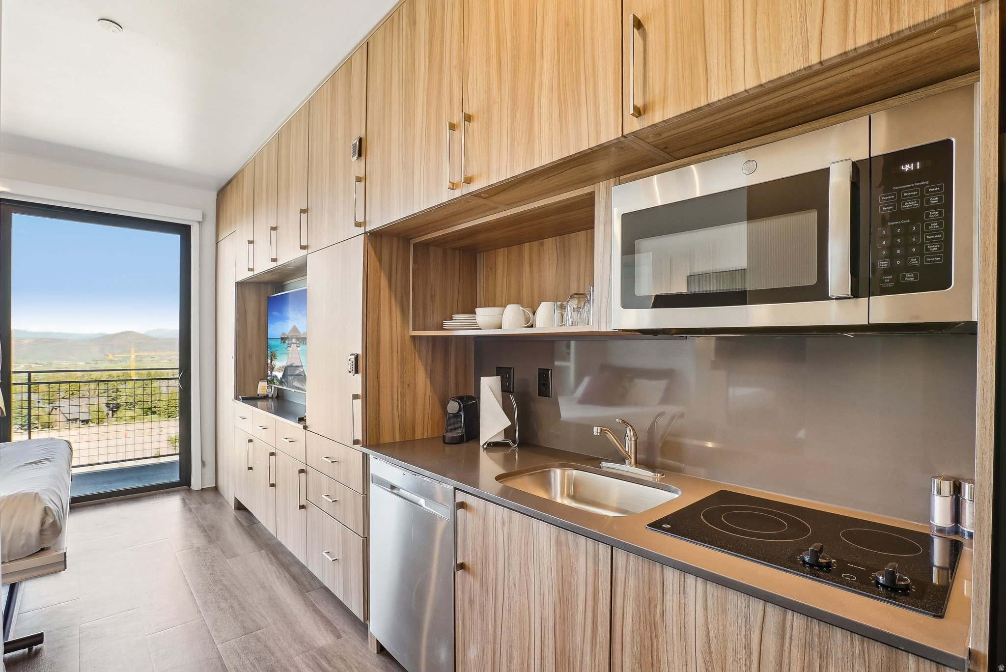 CANYON HAUS - Residential