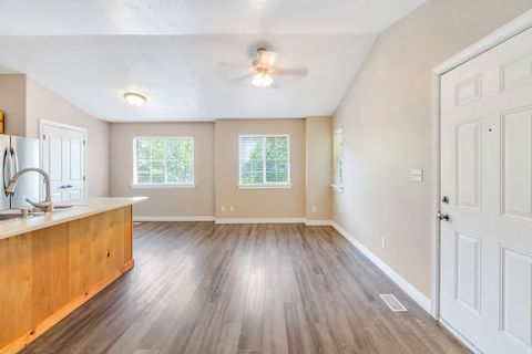 Tiny photo for 3087 E CANYON GLEN LOOP RD, Spanish Fork, UT 84660 (MLS # 2154759)