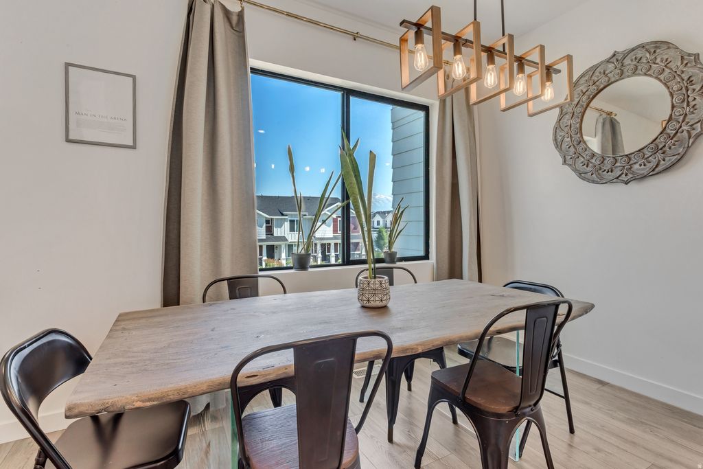 Photo of 1106 E YARD ROW, Saratoga Springs, UT 84045 (MLS # 2133906)