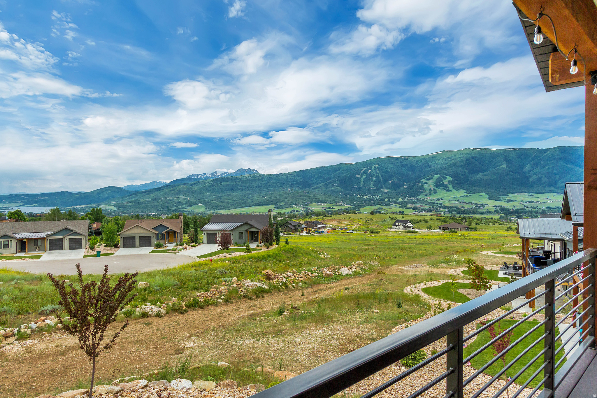 THE BRIDGES - Residential