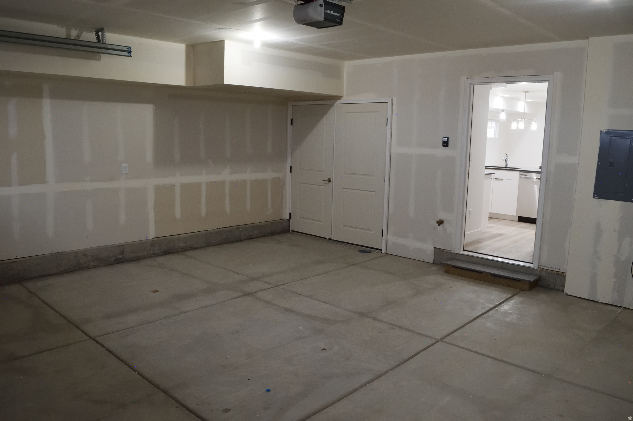 RIDGE - Residential Lease