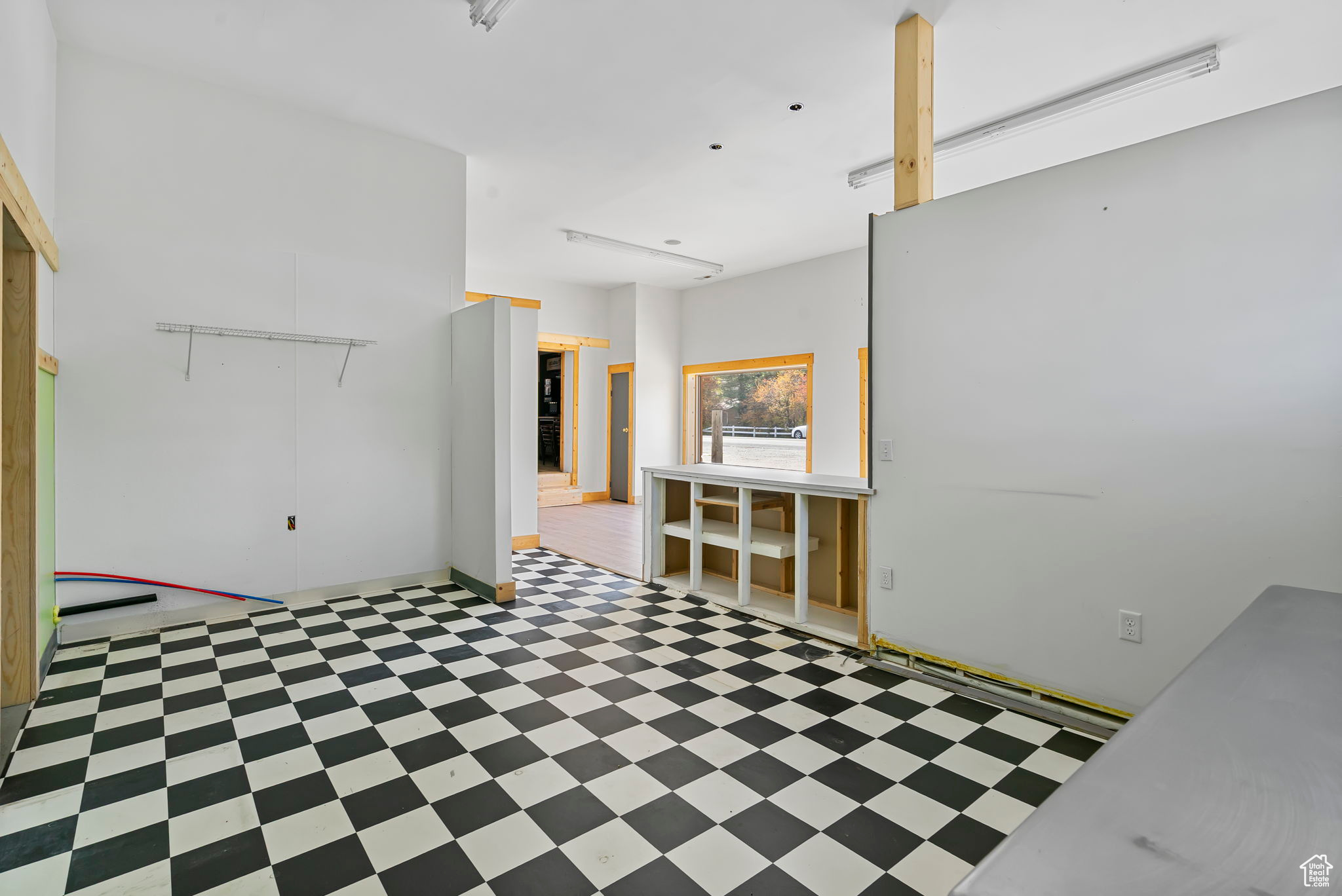 HENEFER TOWN - Commercial Sale