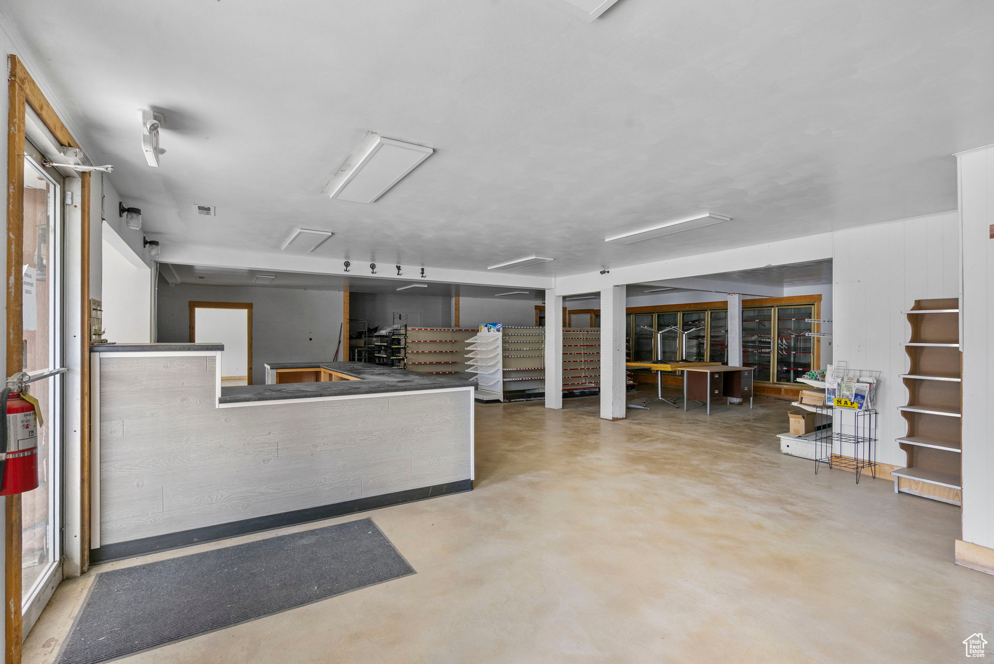 HENEFER TOWN - Commercial Sale