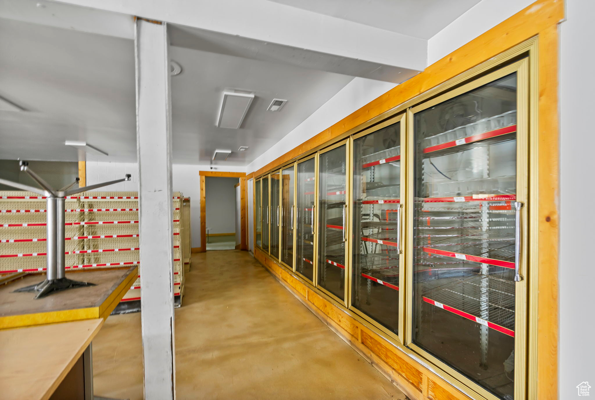 HENEFER TOWN - Commercial Sale