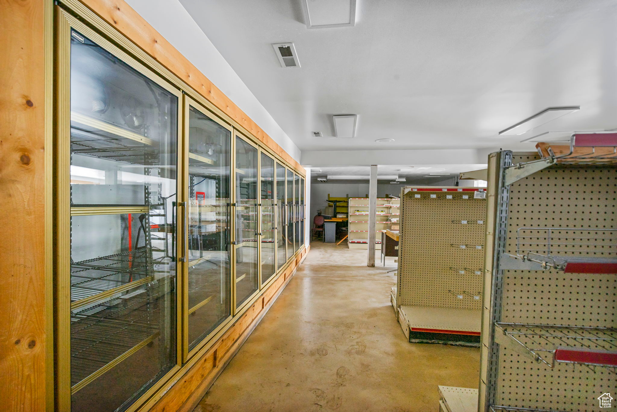 HENEFER TOWN - Commercial Sale