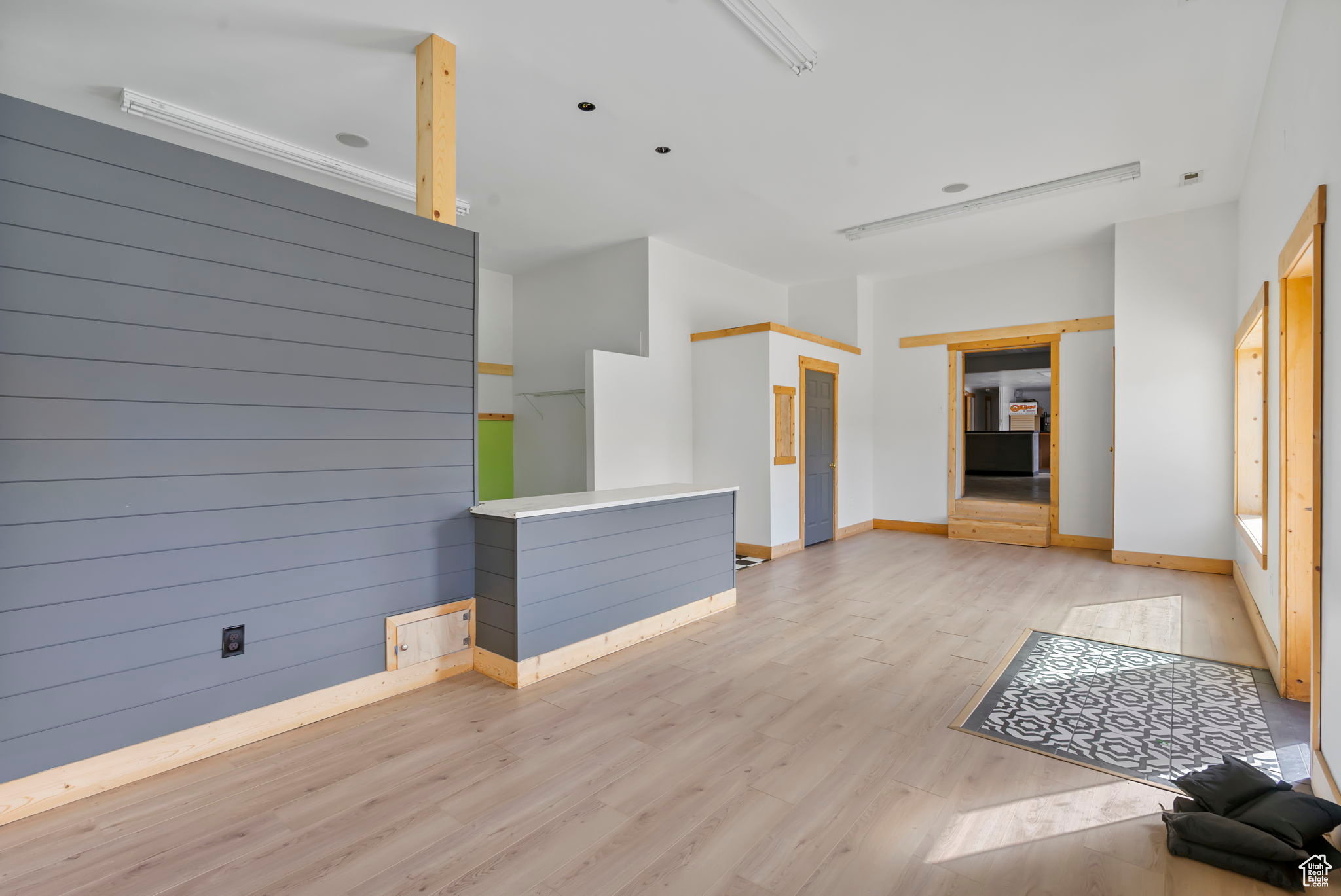 HENEFER TOWN - Commercial Sale