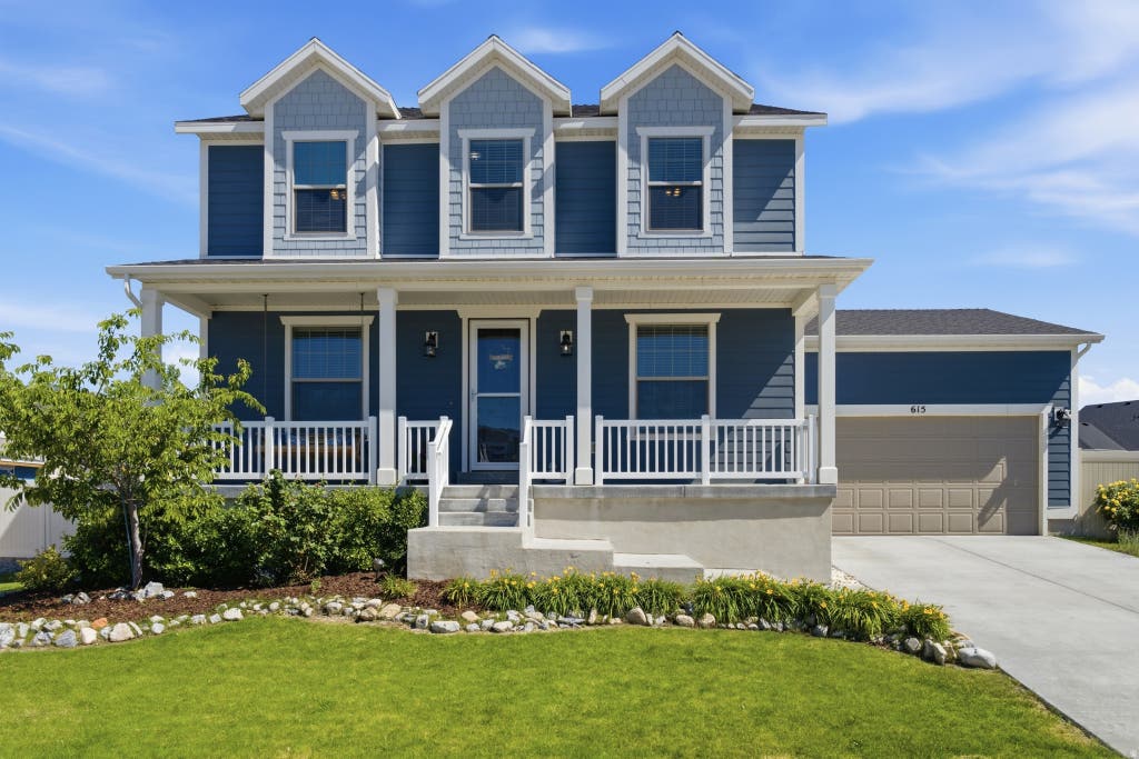 Photo of 615 W FIRESIDE LN, Stansbury Park, UT 84074 (MLS # 2165009)