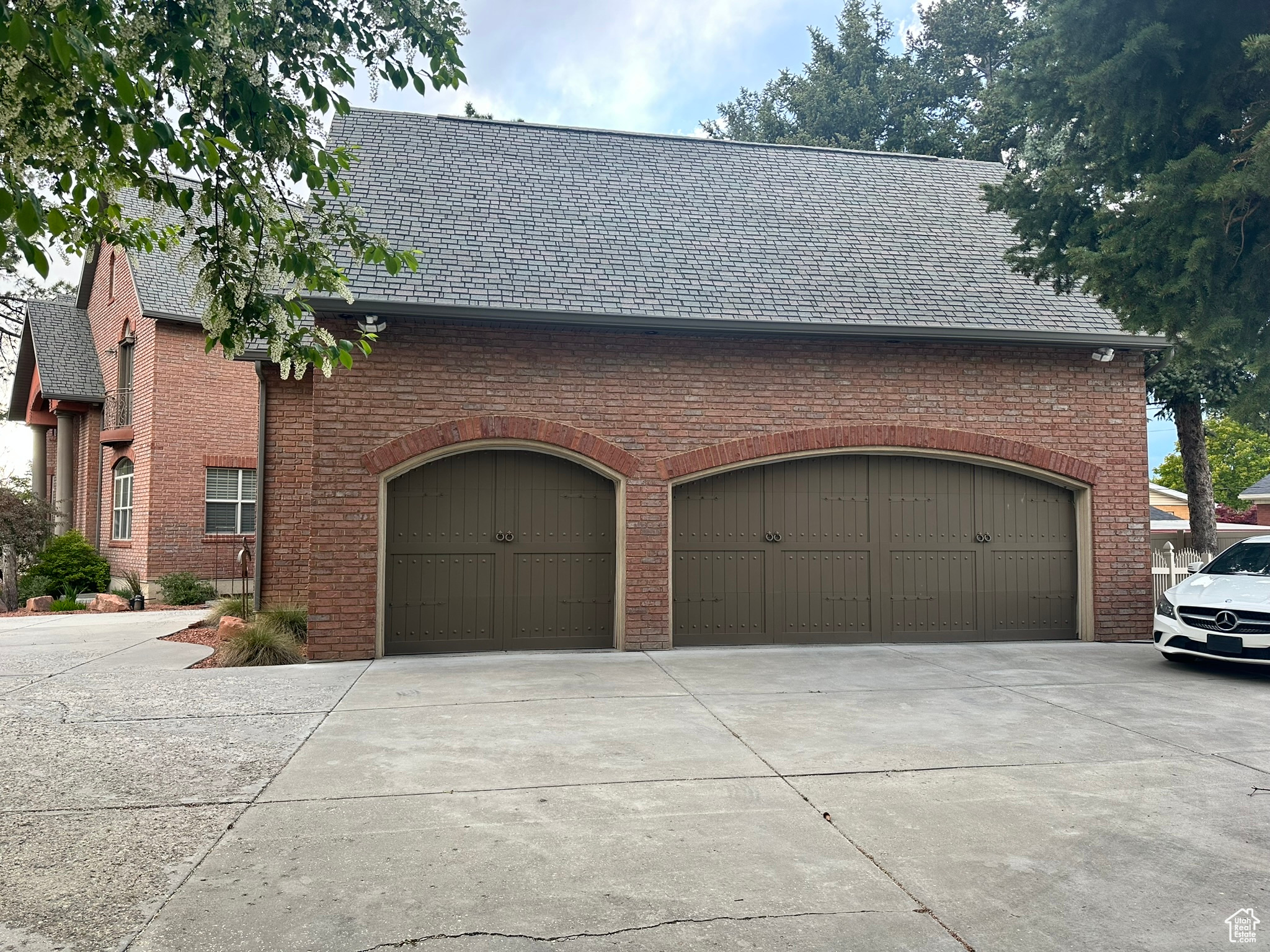 DELARA PLACE - Residential