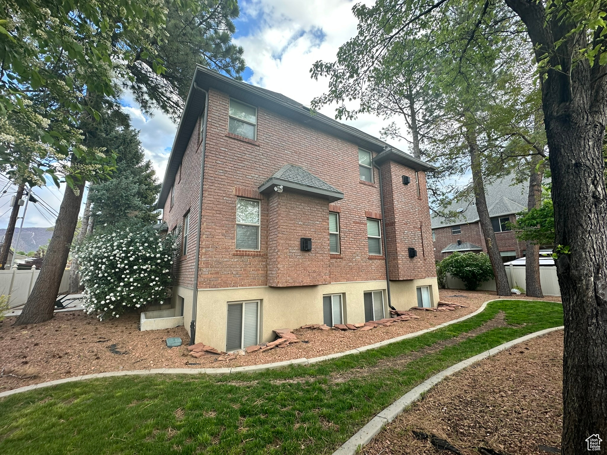 DELARA PLACE - Residential