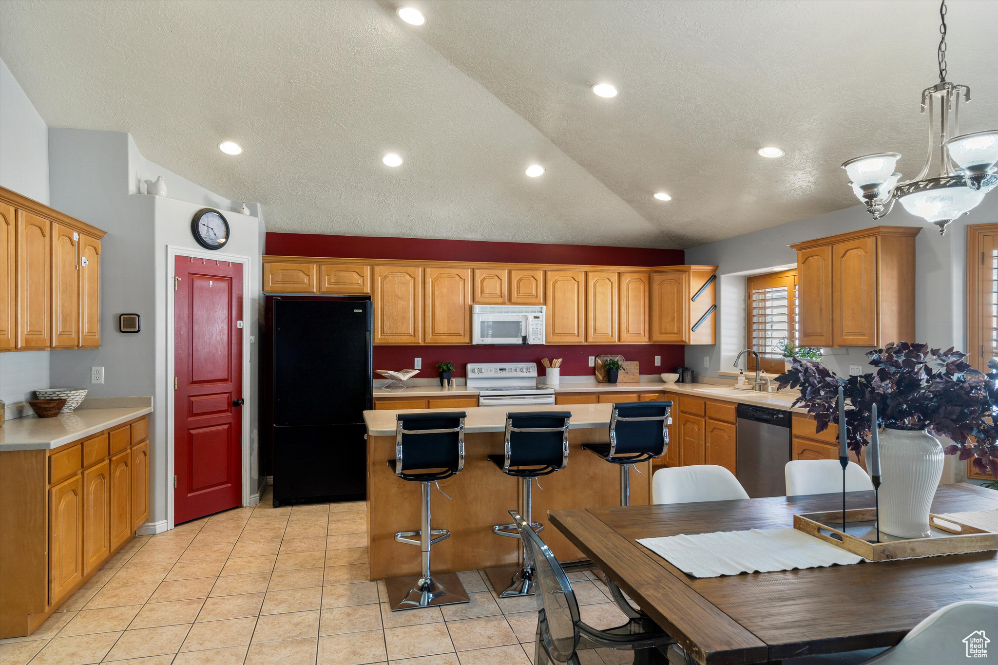 CHRISSAM MEADOWS - Residential