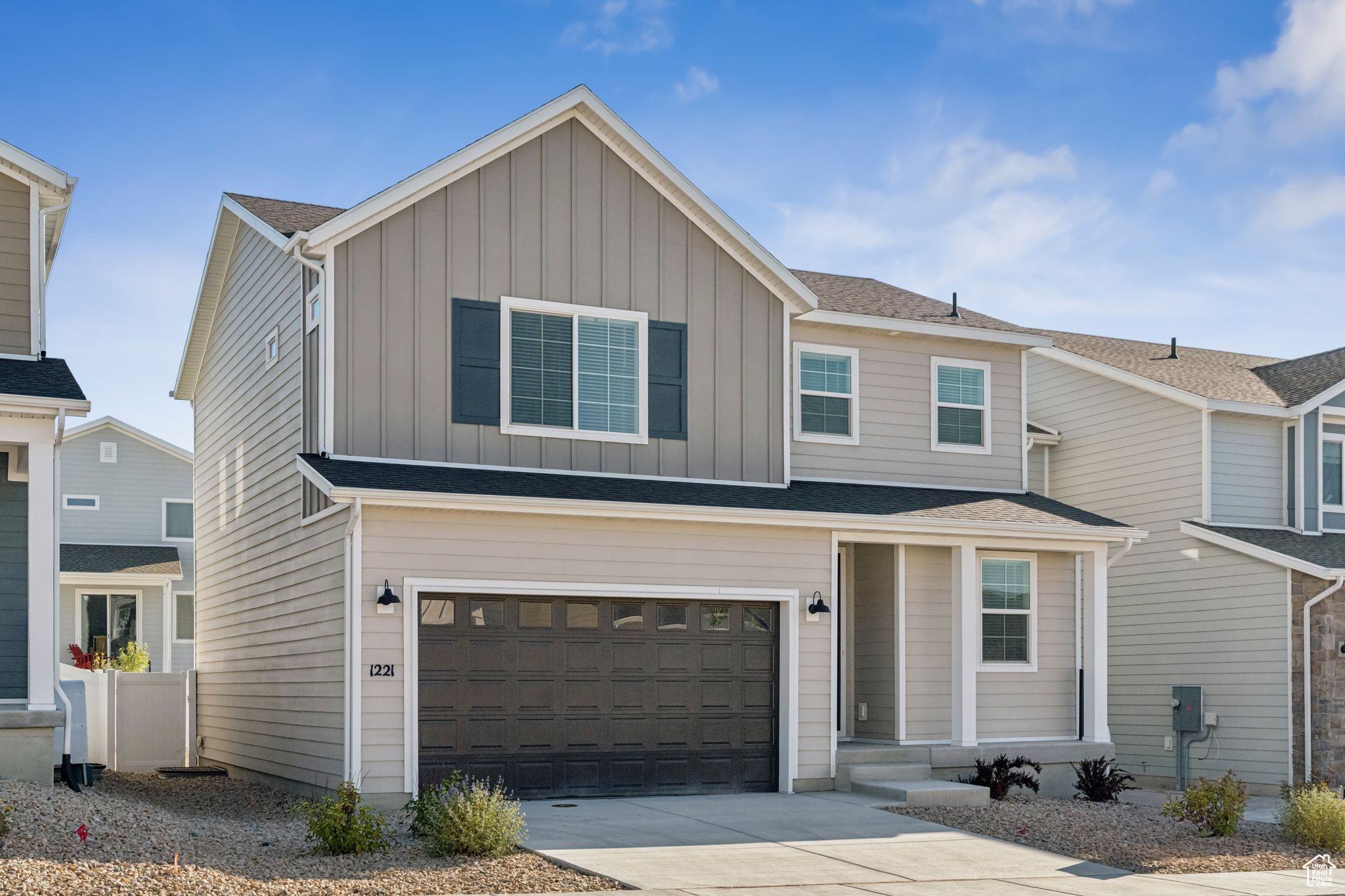 1221 REDBUD DR