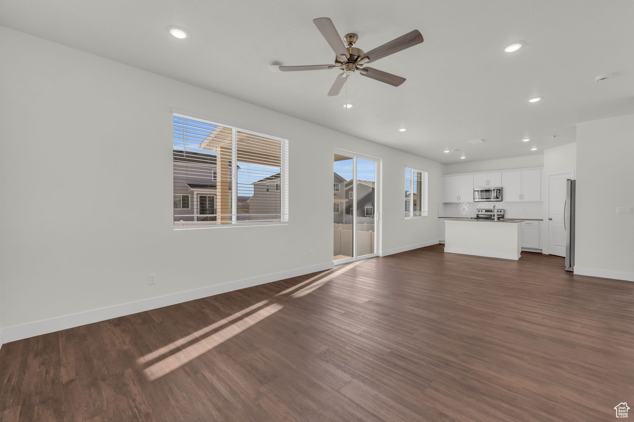 1221 REDBUD DR