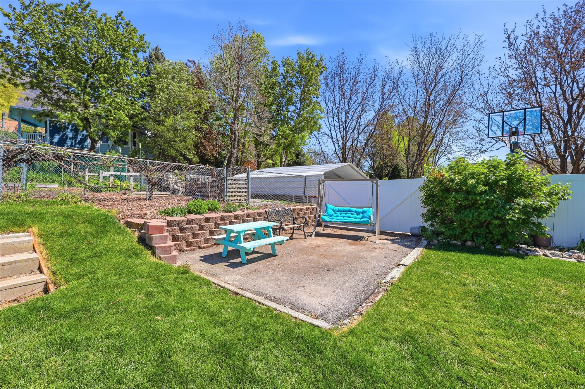 NORTH MEADOW - Residential