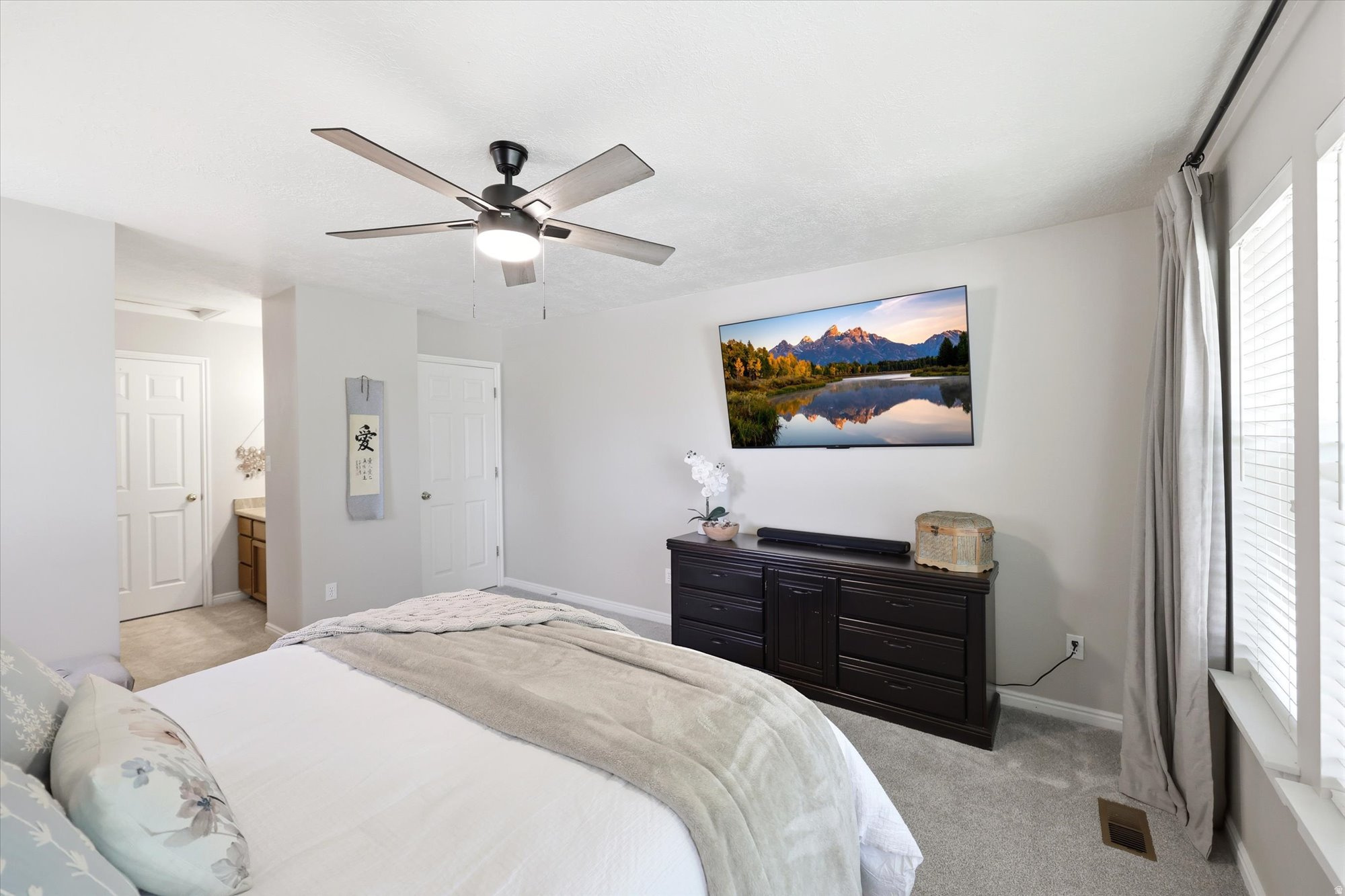 NORTH MEADOW - Residential