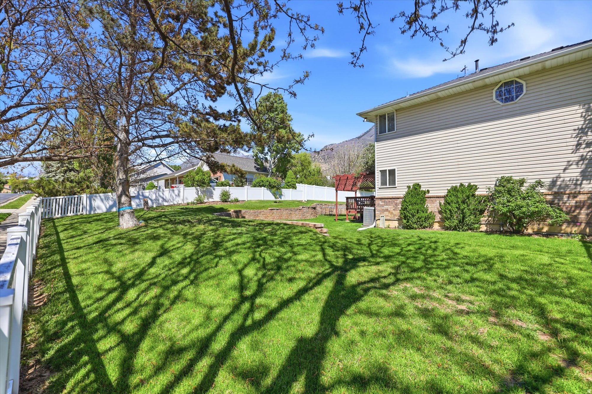 NORTH MEADOW - Residential
