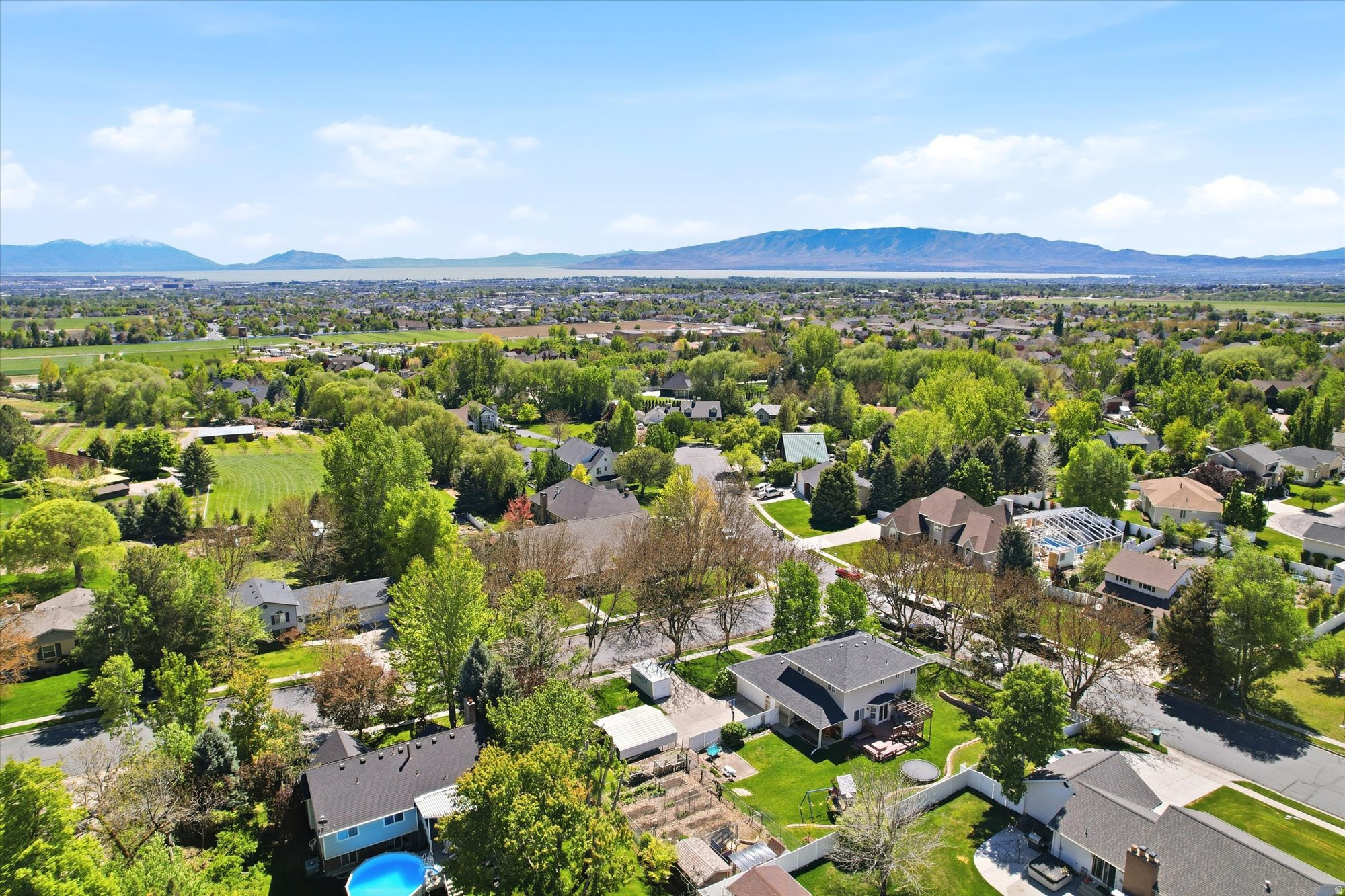 NORTH MEADOW - Residential