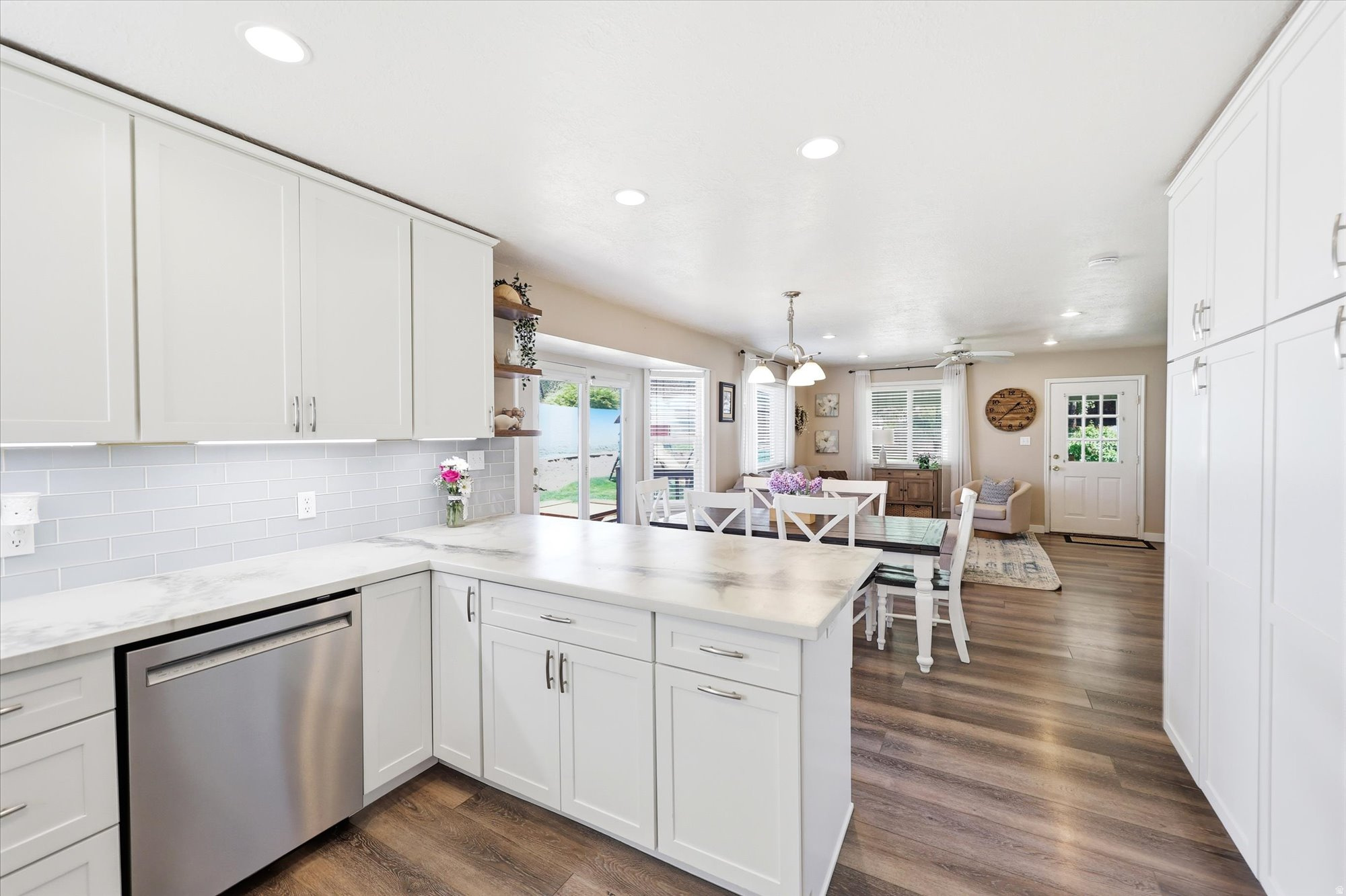 NORTH MEADOW - Residential