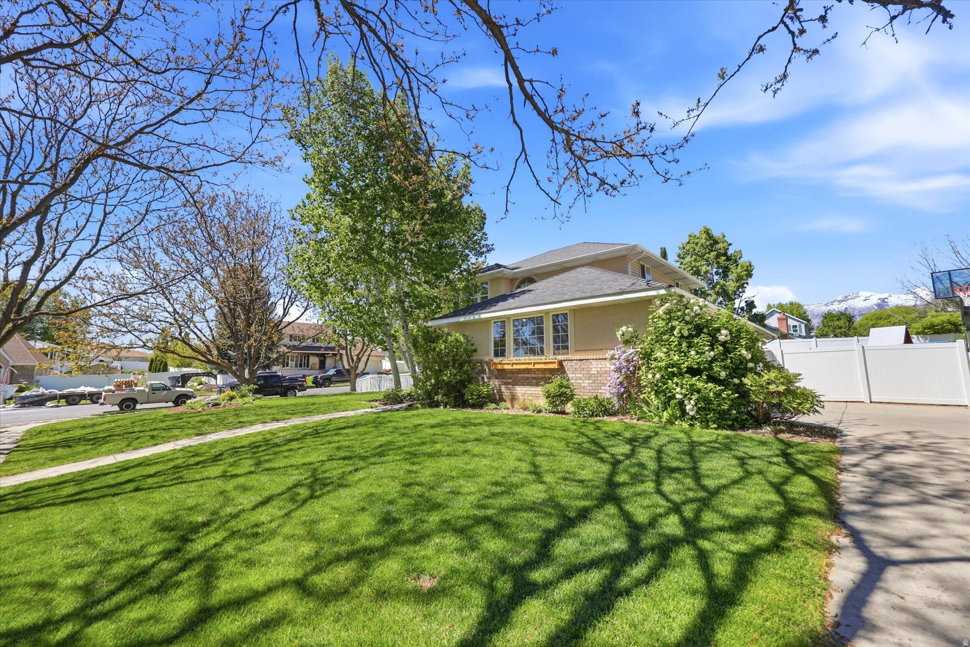 NORTH MEADOW - Residential