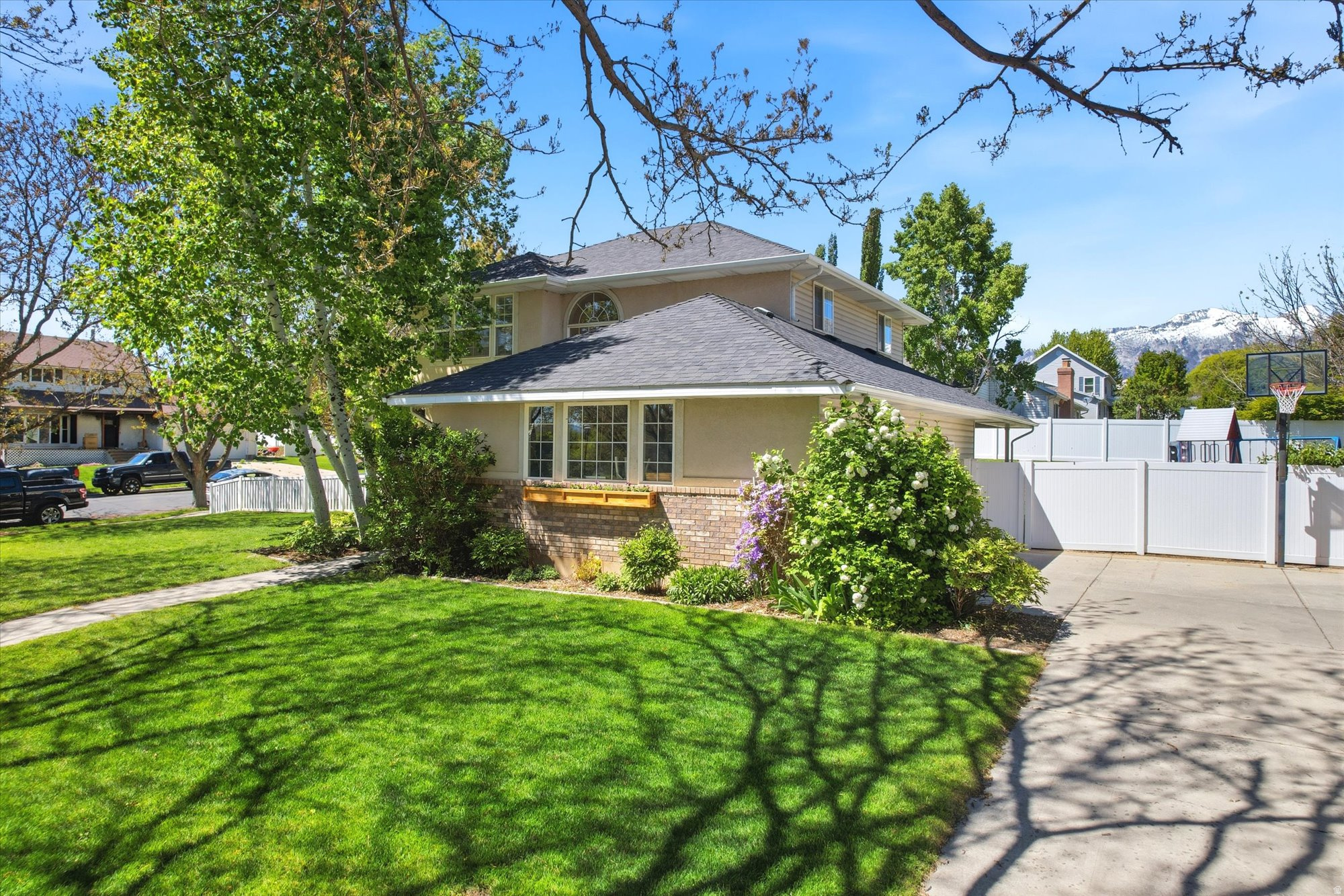 NORTH MEADOW - Residential
