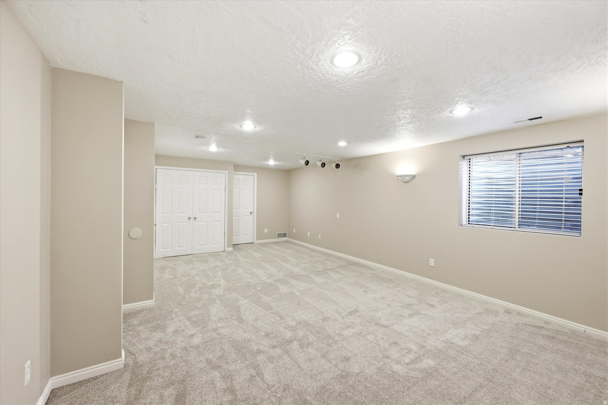 NORTH MEADOW - Residential