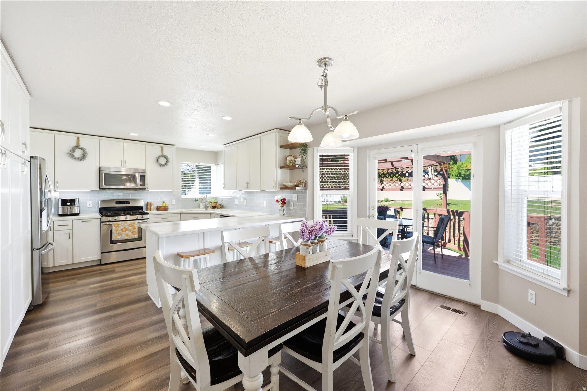 NORTH MEADOW - Residential