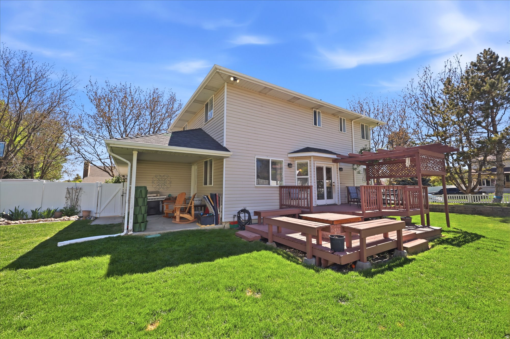 NORTH MEADOW - Residential