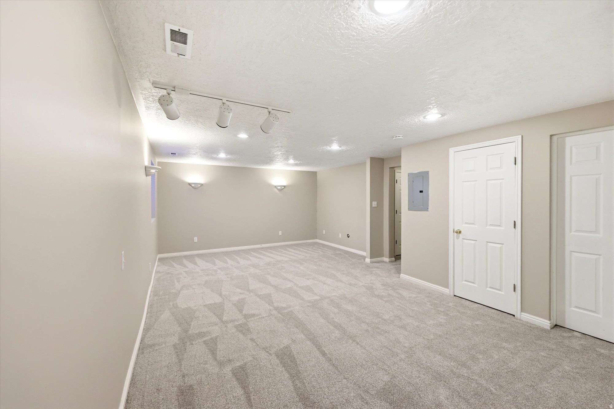 NORTH MEADOW - Residential