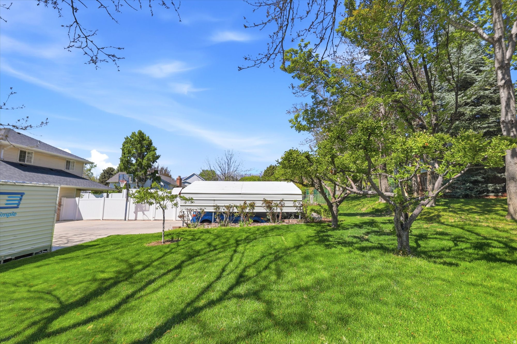 NORTH MEADOW - Residential