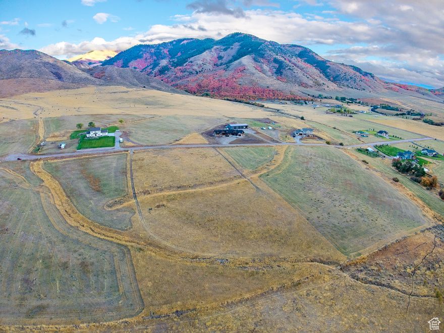 PRICED TO SELL. The last lot in the subdivision sold for $225K without a well! This 4.7-acre New Canyon lot is a rare value and already has a private well, power and fiber optics to the lot, saving you time and expense. Enjoy 360 mountain and valley views, abundant wildlife, and year-round access on well-maintained roads. Located only  mile from Forest Service trails, you'll have direct access to endless recreation right from your doorstep. Light CCRs and an architectural committee help protect the area's quality without the restrictions of a traditional HOA. Whether building a full-time home or a recreational retreat, this property offers the perfect mix of convenience, privacy, and natural beauty. Reach out soon as it's priced to move!