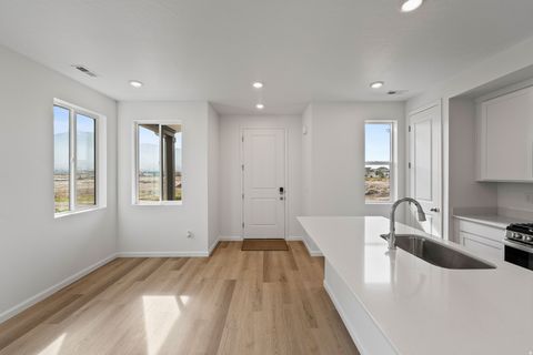 Tiny photo for 1302 E 1670 St N #908, Payson, UT 84651 (MLS # 2122518)