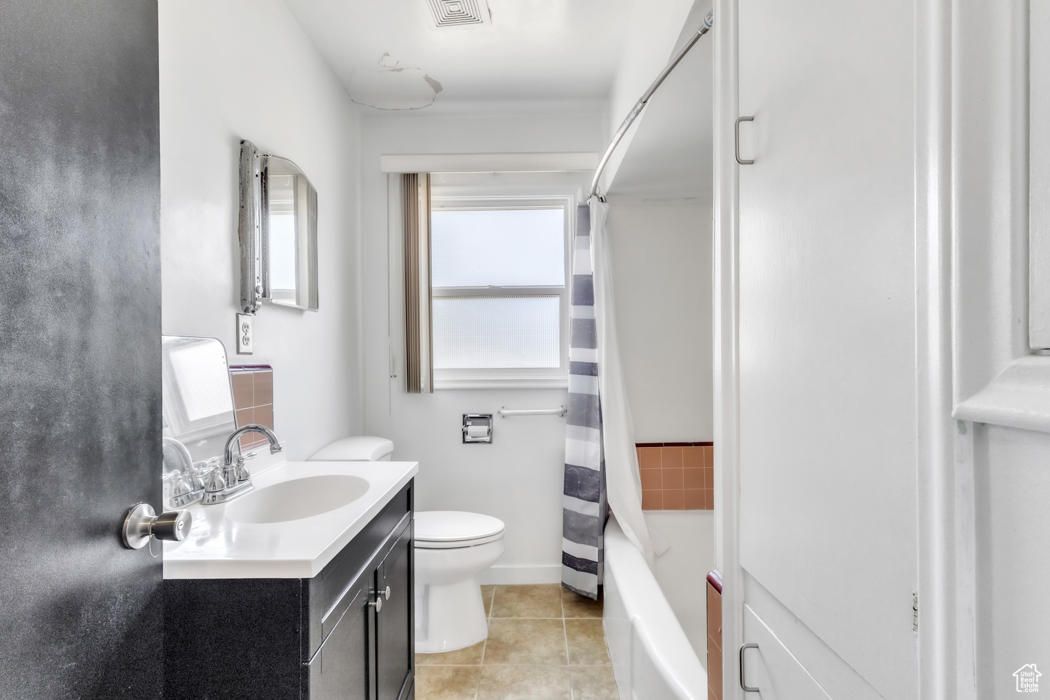 River Heights, Utah 84321, United States, 4 Bedrooms Bedrooms, ,2 BathroomsBathrooms,Residential,Active,126428