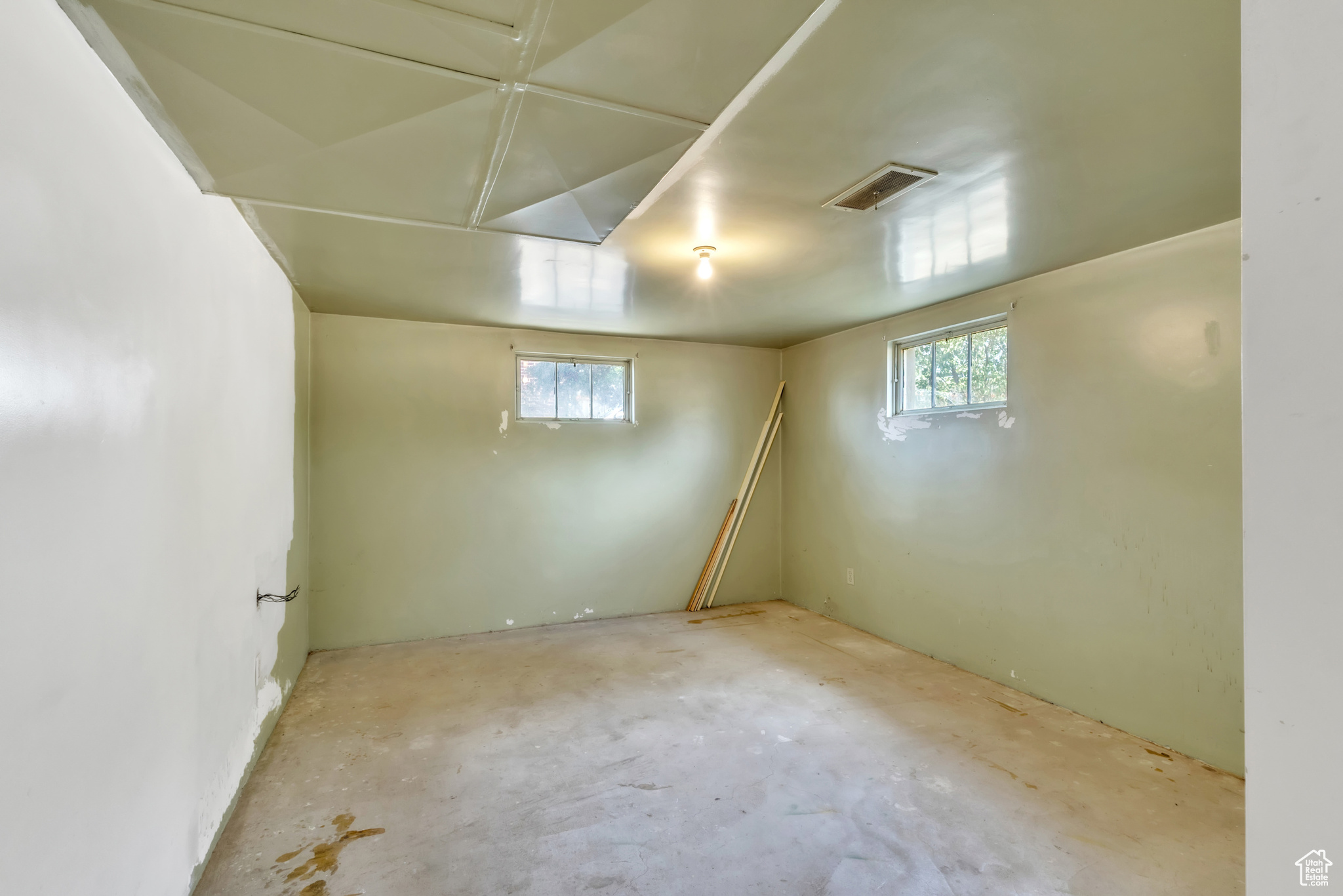 River Heights, Utah 84321, United States, 4 Bedrooms Bedrooms, ,2 BathroomsBathrooms,Residential,Active,126428