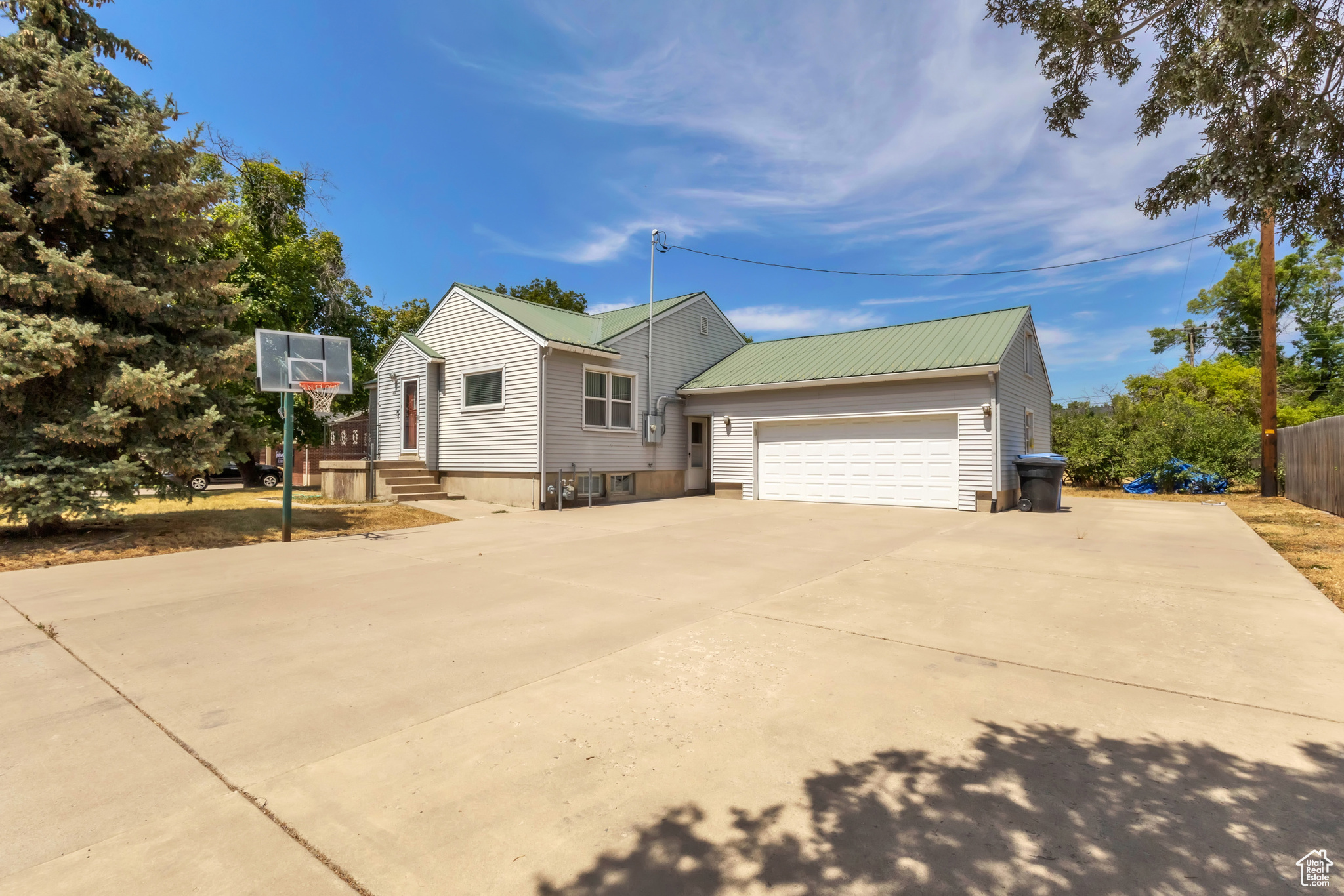 River Heights, Utah 84321, United States, 4 Bedrooms Bedrooms, ,2 BathroomsBathrooms,Residential,Active,126428