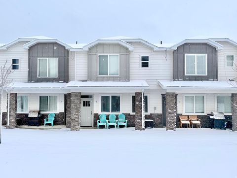Homes For Sale - 150 W Seasons Ln #4<br/> Garden City, UT 84028