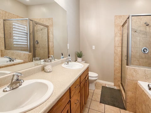Tiny photo for 1087 BANBURY DR, Syracuse, UT 84075 (MLS # 2178168)