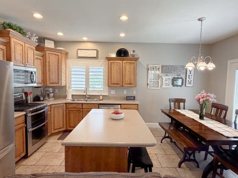 Tiny photo for 1087 BANBURY DR, Syracuse, UT 84075 (MLS # 2178168)