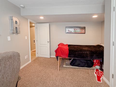 Tiny photo for 1087 BANBURY DR, Syracuse, UT 84075 (MLS # 2178168)