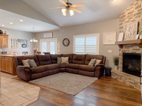Tiny photo for 1087 BANBURY DR, Syracuse, UT 84075 (MLS # 2178168)