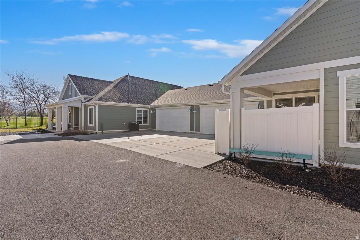 BLUFF VIEW PHASE 4 - Residential