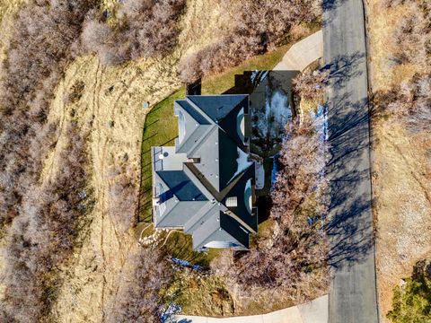 Tiny photo for 2921 E MELANIE LN S, Ogden, UT 84403 (MLS # 2133312)