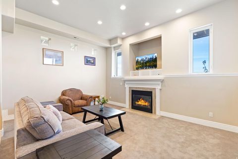 Tiny photo for 2921 E MELANIE LN S, Ogden, UT 84403 (MLS # 2133312)