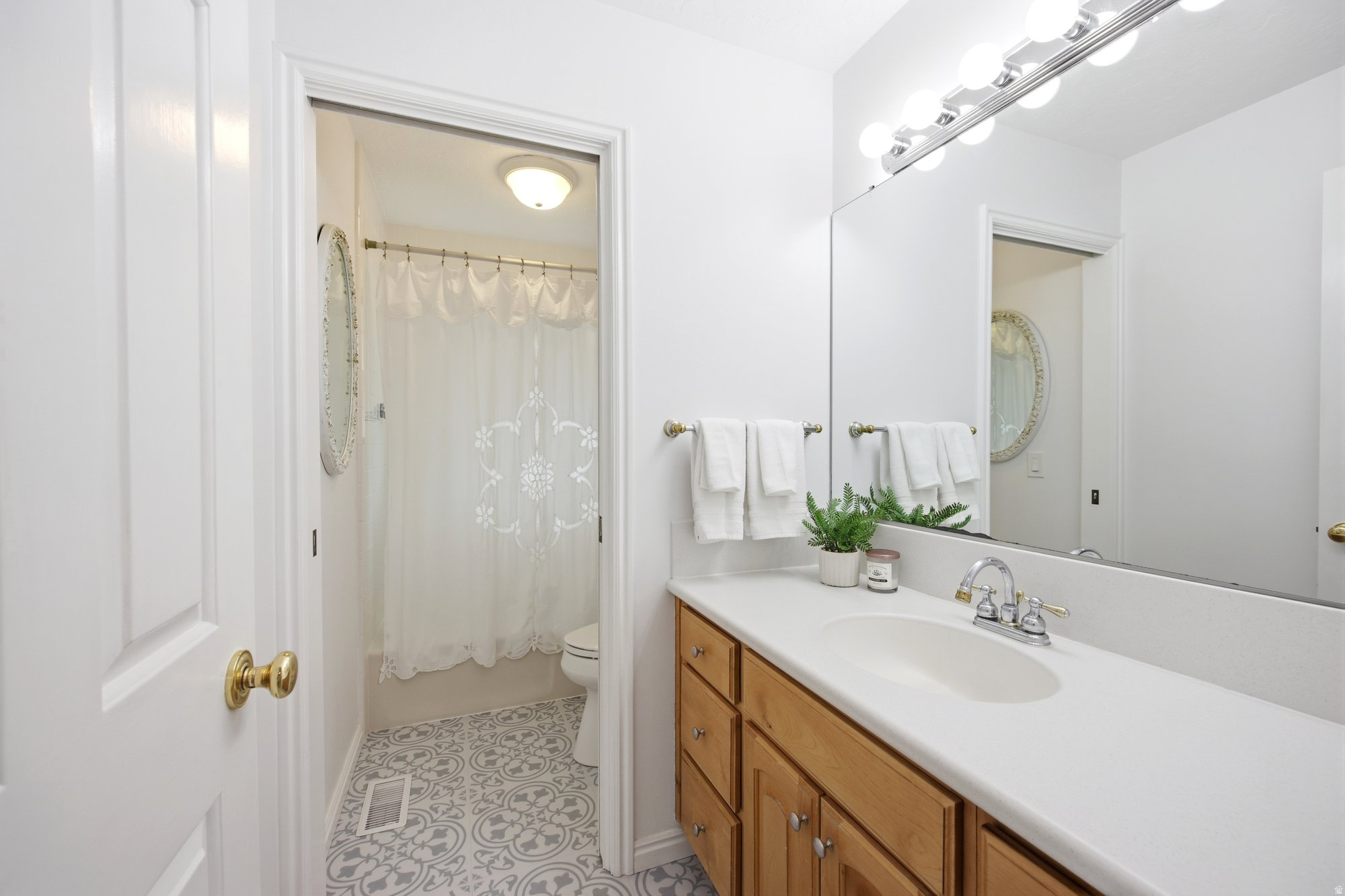 BROOKSHIRE - Residential