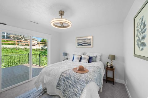 Tiny photo for 1406 SWINTON LN, Farmington, UT 84025 (MLS # 2149515)