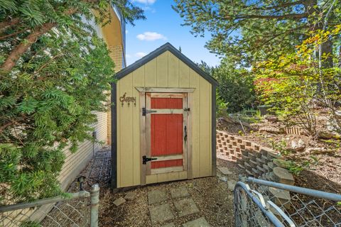 Tiny photo for 1406 SWINTON LN, Farmington, UT 84025 (MLS # 2149515)