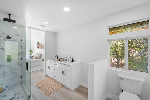 Tiny photo for 1406 SWINTON LN, Farmington, UT 84025 (MLS # 2149515)